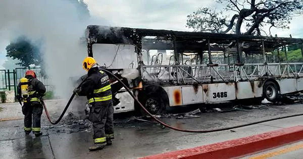 incendio-colectivo-urbano-ciurdad-de-cordoba
