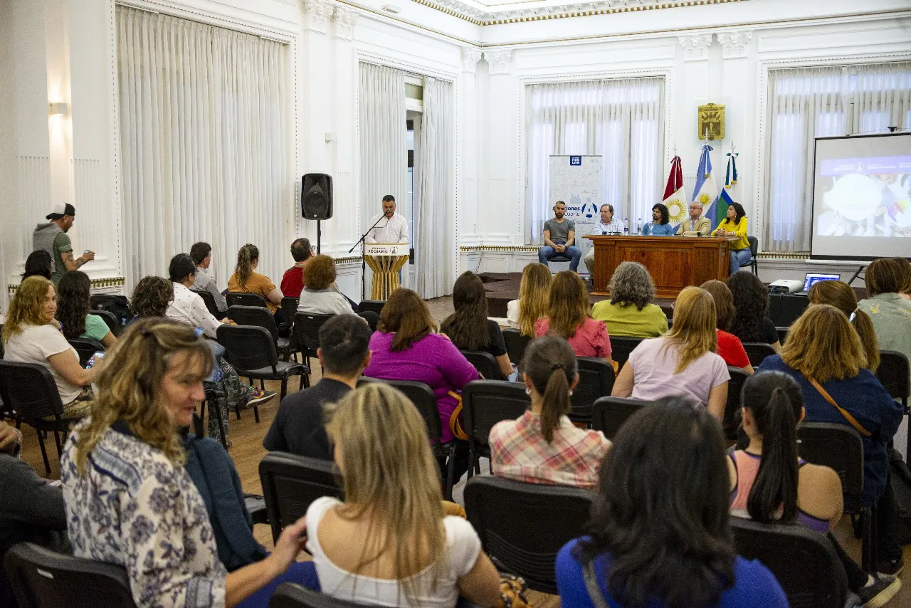 charla