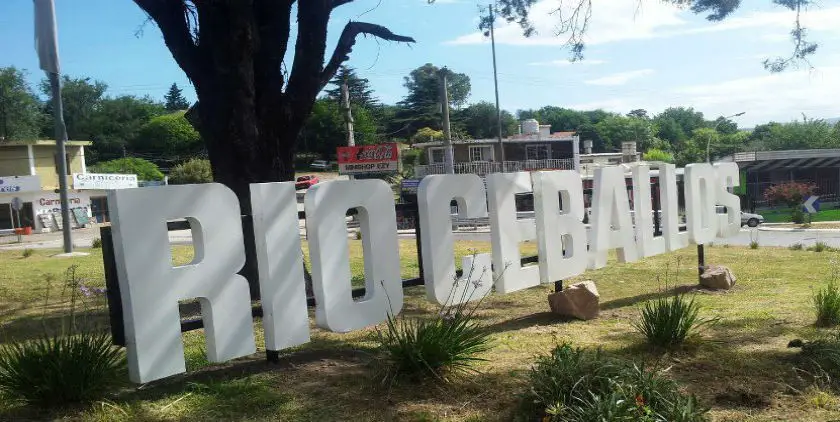 cartel-ingreso-Rio-Ceballos-840x422-1