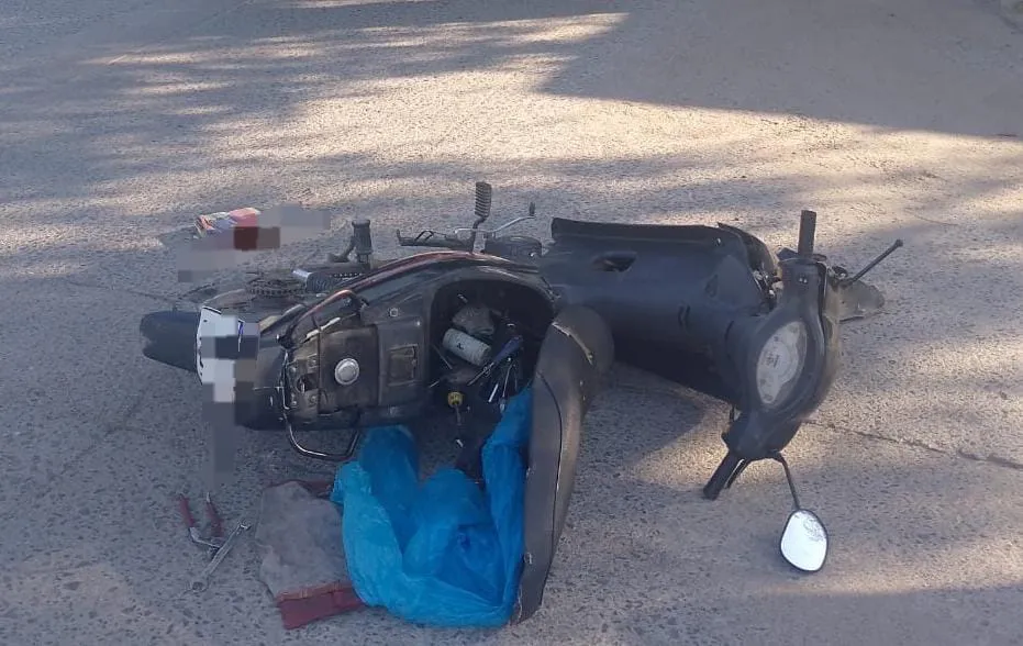 mujer moto