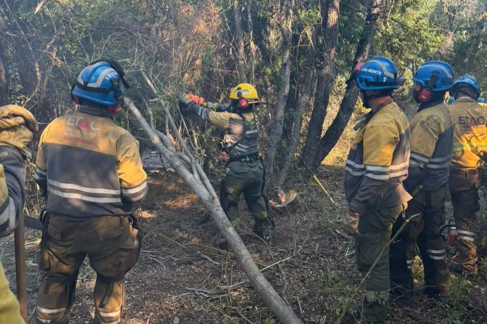 Bomberos-en-Chubut-El-Maiten-dia-4-2-edited