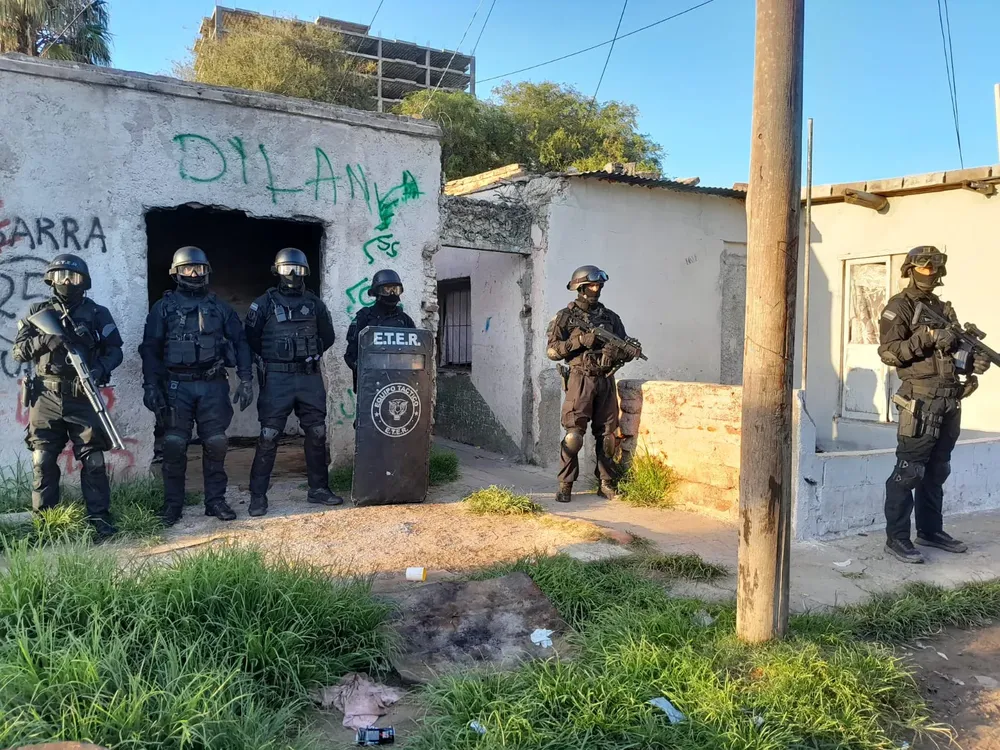 detienen