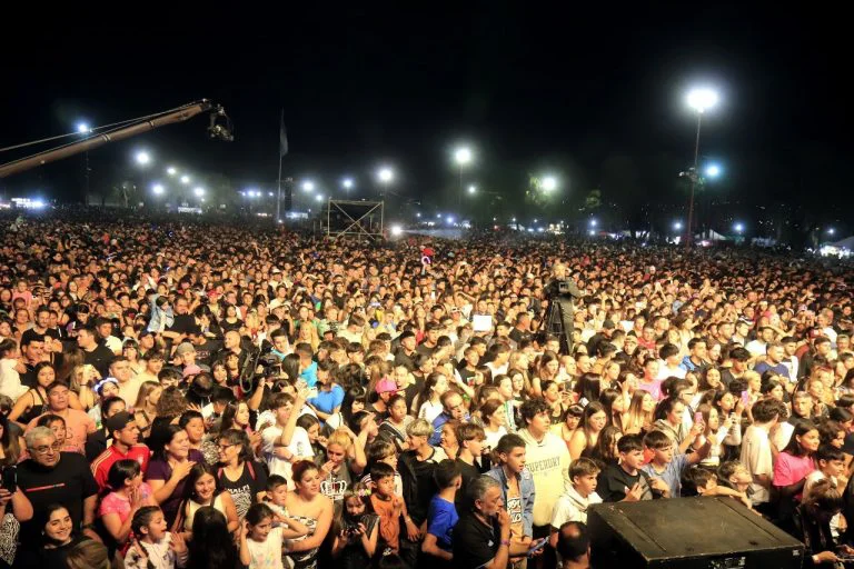 003-Fiesta-de-la-primavera-en-Carlos-Paz-en-BAJA-768x512