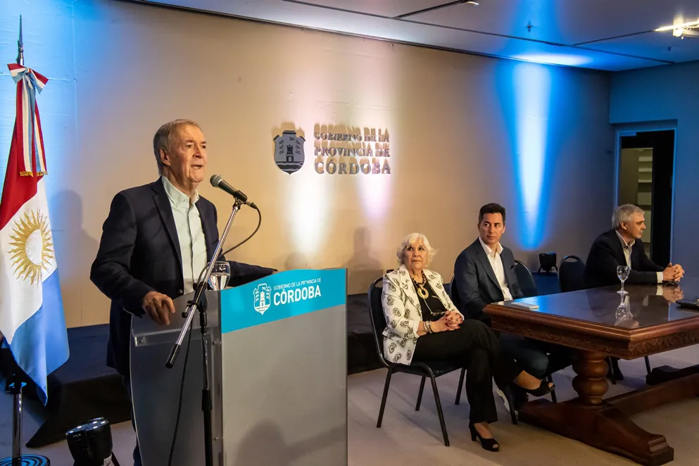 DISTINCION-DEL-DIA-DEL-MAESTRO_9386